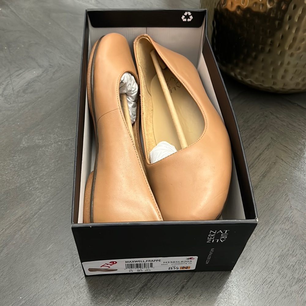 NATURALIZER Maxwell Flats (narrow) - Picture 2 of 10